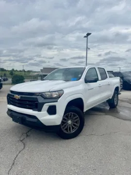 White 2025 Chevrolet Colorado LT for sale in Lee's Summit, MO