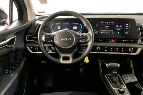 More photos of 2023 Kia Sportage LX at Cable Dahmer Kia of Lee's Summit, MO