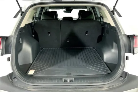 More photos of 2023 Kia Sportage EX at Cable Dahmer Kia of Lee's Summit, MO