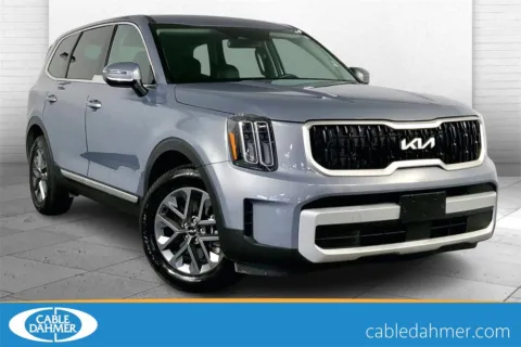 Silver 2024 Kia Telluride LX for sale in Lee's Summit, MO