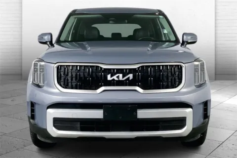 Photos of 2024 Kia Telluride LX for sale in Lee's Summit, MO at Cable Dahmer Kia of Lee's Summit