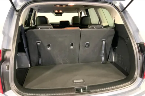 More photos of 2024 Kia Telluride LX at Cable Dahmer Kia of Lee's Summit, MO