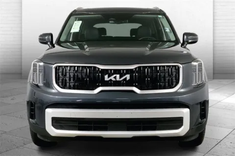 Photos of 2024 Kia Telluride EX for sale in Lee's Summit, MO at Cable Dahmer Kia of Lee's Summit