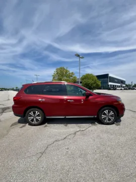 Photos of 2017 Nissan Pathfinder S for sale in Lee's Summit, MO at Cable Dahmer Kia of Lee's Summit