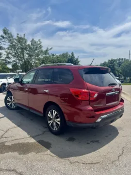 More photos of 2017 Nissan Pathfinder S at Cable Dahmer Kia of Lee's Summit, MO