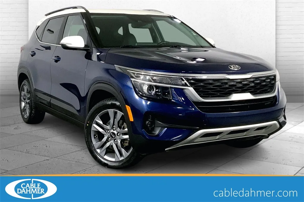 Used 2021 Kia Seltos S with VIN KNDEU2AA1M7137894 for sale in Kansas City