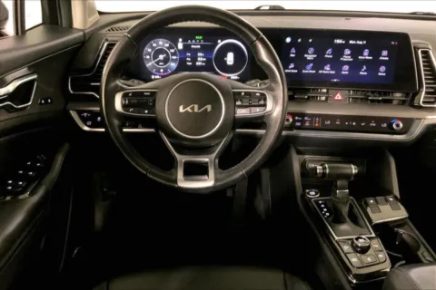 More photos of 2023 Kia Sportage SX at Cable Dahmer Kia of Lee's Summit, MO