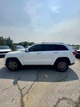 Photos of 2019 Jeep Grand Cherokee Limited for sale in Lee's Summit, MO at Cable Dahmer Kia of Lee's Summit
