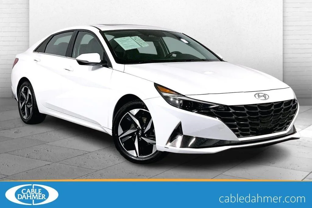 White 2023 Hyundai ELANTRA HYBRID Limited for sale in Lee's Summit, MO