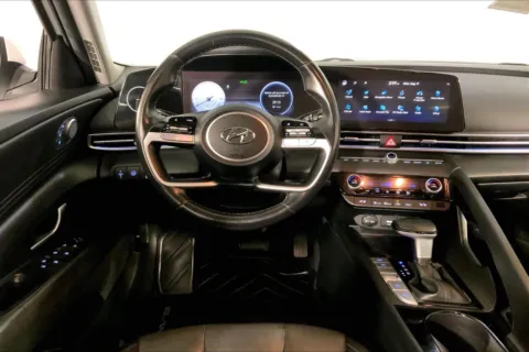 More photos of 2023 Hyundai Elantra Hybrid Limited at Cable Dahmer Kia of Lee's Summit, MO