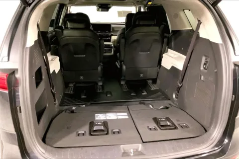 More photos of 2024 Kia Carnival SX Prestige at Cable Dahmer Kia of Lee's Summit, MO