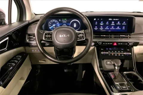 More photos of 2024 Kia Carnival SX Prestige at Cable Dahmer Kia of Lee's Summit, MO