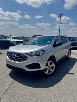 Silver 2019 Ford Edge SE for sale in Lee's Summit, MO
