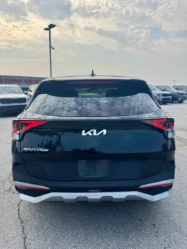 More photos of 2023 Kia Sportage EX at Cable Dahmer Kia of Lee's Summit, MO