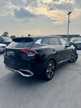 More photos of 2023 Kia Sportage EX at Cable Dahmer Kia of Lee's Summit, MO