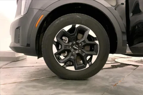 Photos of 2025 Kia Sorento S for sale in Lee's Summit, MO at Cable Dahmer Kia of Lee's Summit