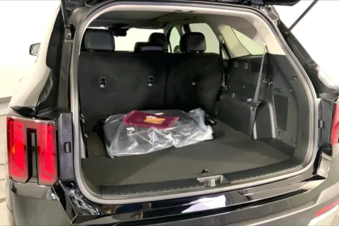 More photos of 2025 Kia Sorento S at Cable Dahmer Kia of Lee's Summit, MO