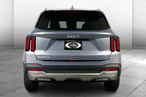 More photos of 2025 Kia Sorento S at Cable Dahmer Kia of Lee's Summit, MO