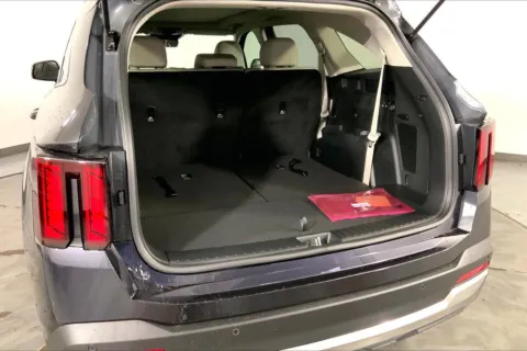 More photos of 2025 Kia Sorento S at Cable Dahmer Kia of Lee's Summit, MO