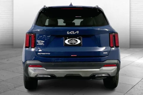 More photos of 2025 Kia Sorento S at Cable Dahmer Kia of Lee's Summit, MO