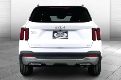 More photos of 2025 Kia Sorento EX at Cable Dahmer Kia of Lee's Summit, MO
