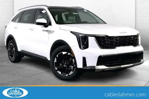 White 2025 Kia Sorento S for sale in Lee's Summit, MO