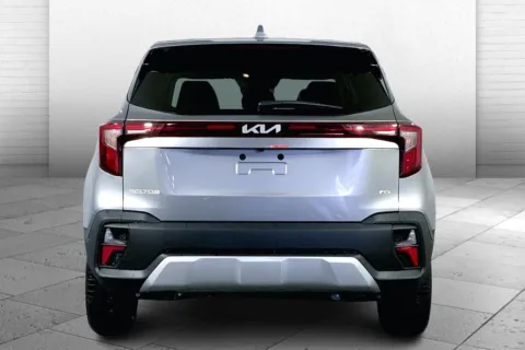 More photos of 2025 Kia Seltos LX at Cable Dahmer Kia of Lee's Summit, MO