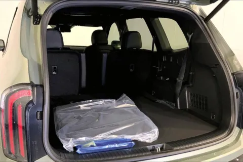 More photos of 2025 Kia Telluride EX X-Line at Cable Dahmer Kia of Lee's Summit, MO