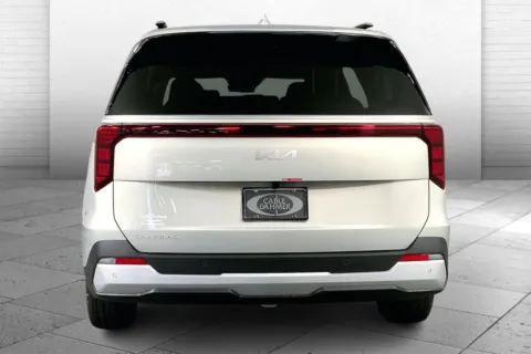 More photos of 2025 Kia Carnival EX at Cable Dahmer Kia of Lee's Summit, MO