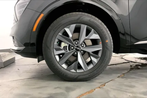 Black 2025 Kia Sportage Hybrid SX-Prestige for sale in Lee's Summit, MO