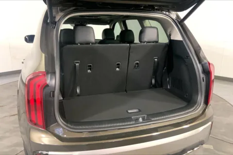 More photos of 2025 Kia Telluride S at Cable Dahmer Kia of Lee's Summit, MO