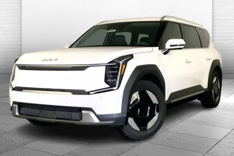 Photos of 2026 KIA EV9 Wind for sale in Lee's Summit, MO at Cable Dahmer Kia of Lee's Summit