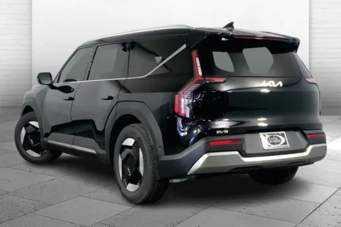 Another view of 2026 KIA EV9 Wind for sale in Lee's Summit, MO at Cable Dahmer Kia of Lee's Summit