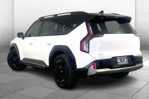 Another view of 2026 KIA EV9 GT-Line for sale in Lee's Summit, MO at Cable Dahmer Kia of Lee's Summit