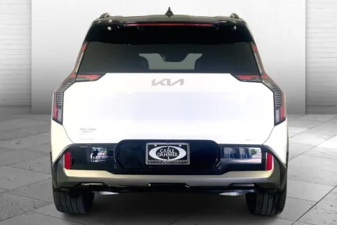 More photos of 2026 KIA EV9 GT-Line at Cable Dahmer Kia of Lee's Summit, MO