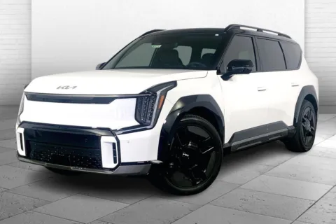 Photos of 2026 KIA EV9 GT-Line for sale in Lee's Summit, MO at Cable Dahmer Kia of Lee's Summit