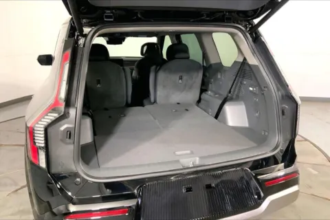 More photos of 2026 KIA EV9 Land at Cable Dahmer Kia of Lee's Summit, MO