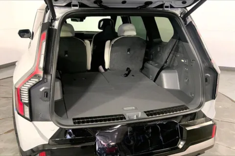 More photos of 2026 KIA EV9 GT-Line at Cable Dahmer Kia of Lee's Summit, MO