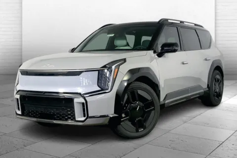 Photos of 2026 KIA EV9 GT-Line for sale in Lee's Summit, MO at Cable Dahmer Kia of Lee's Summit