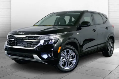 Photos of 2025 Kia Seltos LX for sale in Lee's Summit, MO at Cable Dahmer Kia of Lee's Summit