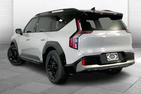 Another view of 2026 KIA EV9 GT-Line for sale in Lee's Summit, MO at Cable Dahmer Kia of Lee's Summit