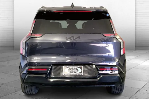 More photos of 2026 KIA EV9 Land at Cable Dahmer Kia of Lee's Summit, MO