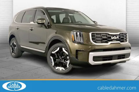 Green 2025 Kia Telluride S for sale in Lee's Summit, MO