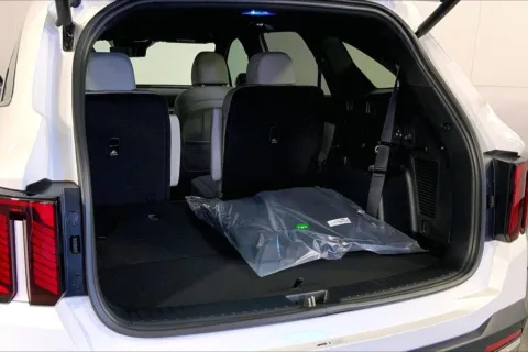 More photos of 2025 Kia Sorento Hybrid SX Prestige at Cable Dahmer Kia of Lee's Summit, MO