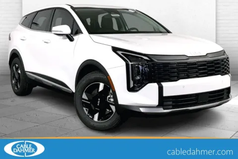 White 2026 Kia Sportage LX for sale in Lee's Summit, MO