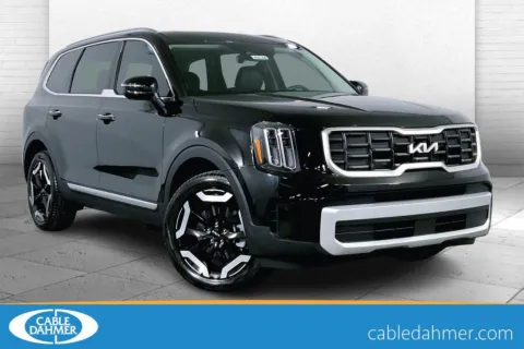 Green 2025 Kia Telluride S for sale in Lee's Summit, MO