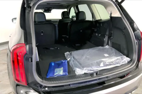 More photos of 2025 Kia Telluride S at Cable Dahmer Kia of Lee's Summit, MO