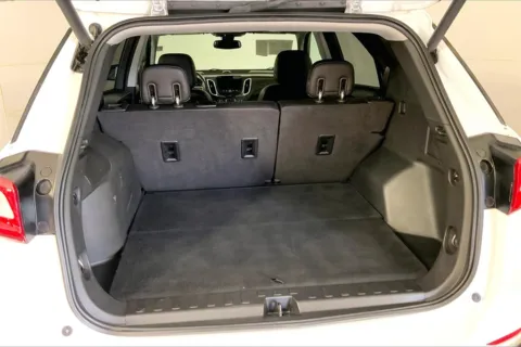 More photos of 2020 Chevrolet Equinox Premier at Cable Dahmer Kia of Lee's Summit, MO