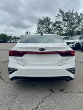 More photos of 2019 Kia Forte LXS at Cable Dahmer Kia of Lee's Summit, MO