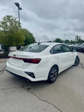 More photos of 2019 Kia Forte LXS at Cable Dahmer Kia of Lee's Summit, MO